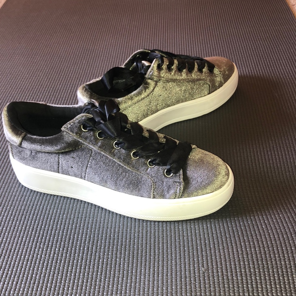 Steve Madden sneakers